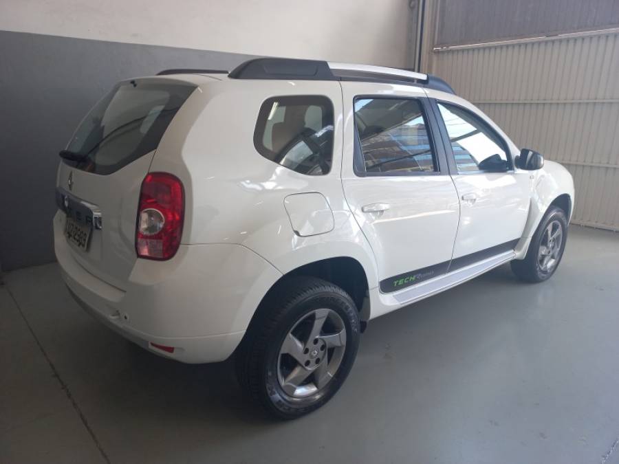 RENAULT - DUSTER - 2013/2014 - Branca - R$ 53.000,00