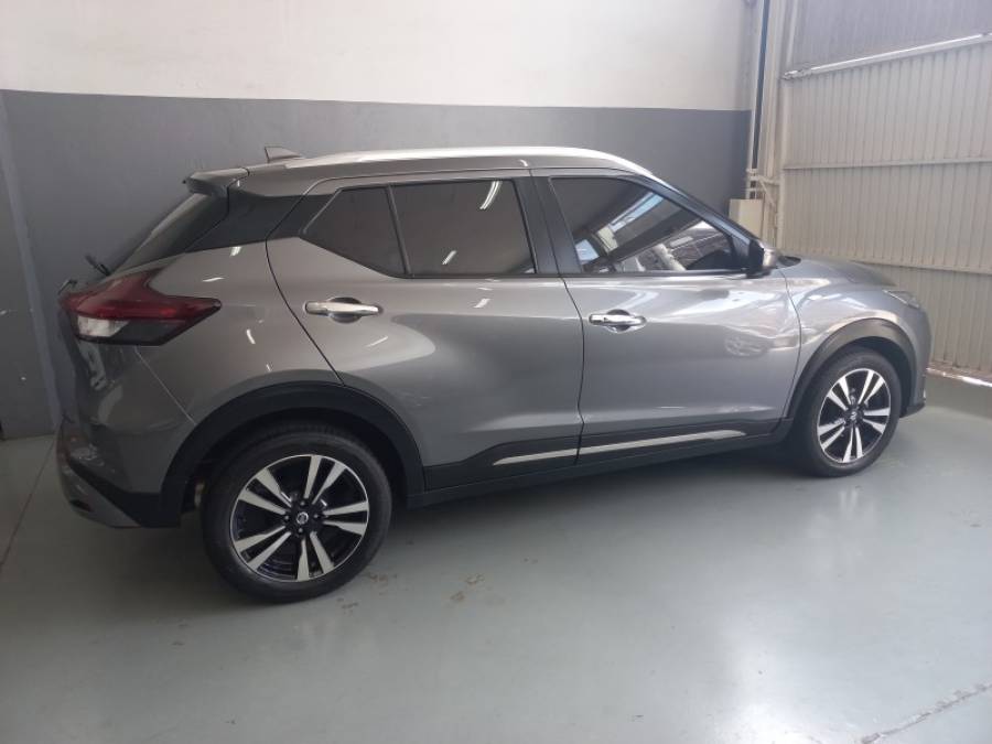NISSAN - KICKS - 2021/2022 - Cinza - R$ 103.000,00