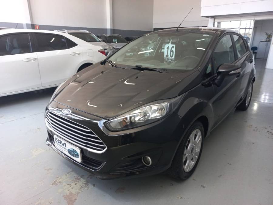 FORD - FIESTA - 2015/2016 - Preta - R$ 49.900,00