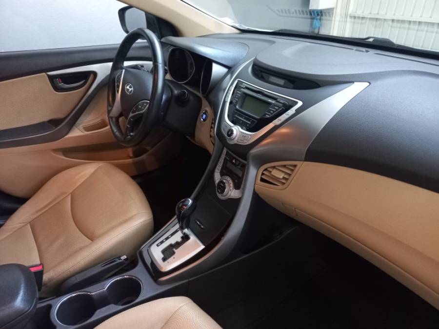 HYUNDAI - ELANTRA - 2012/2013 - Branca - R$ 63.000,00