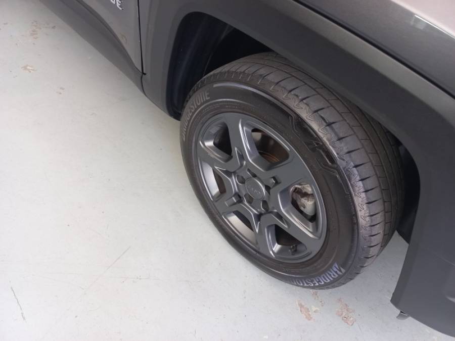 JEEP - RENEGADE - 2023/2023 - Cinza - R$ 104.900,00