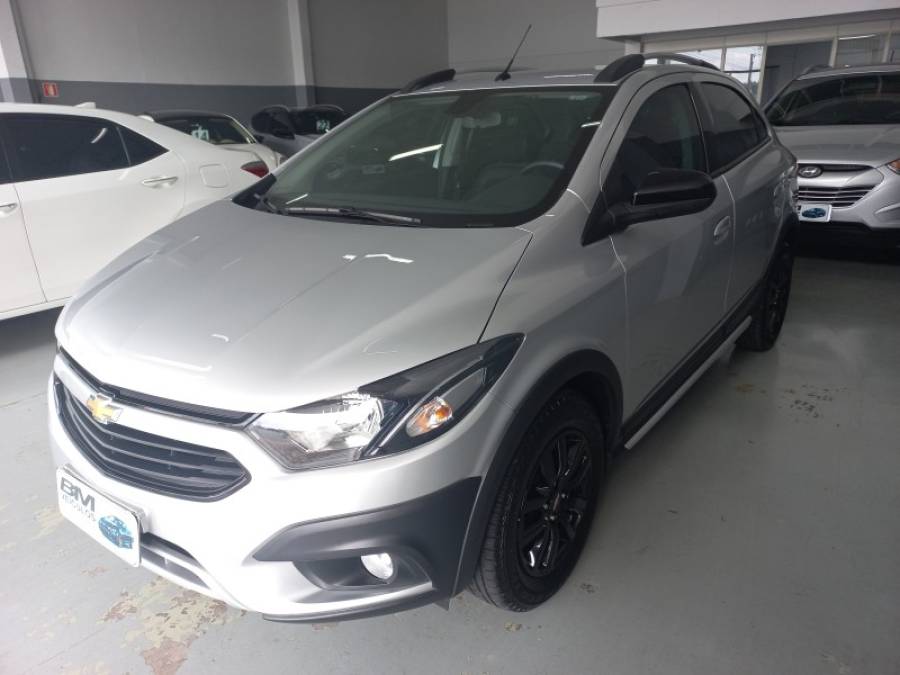 CHEVROLET - ONIX - 2019/2019 - Prata - R$ 75.000,00