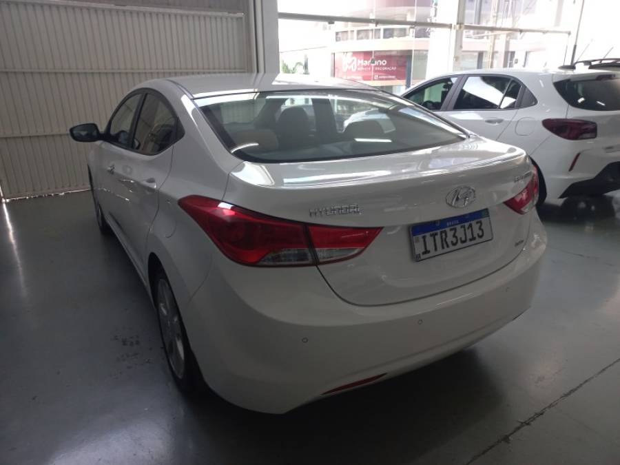 HYUNDAI - ELANTRA - 2012/2013 - Branca - R$ 63.000,00