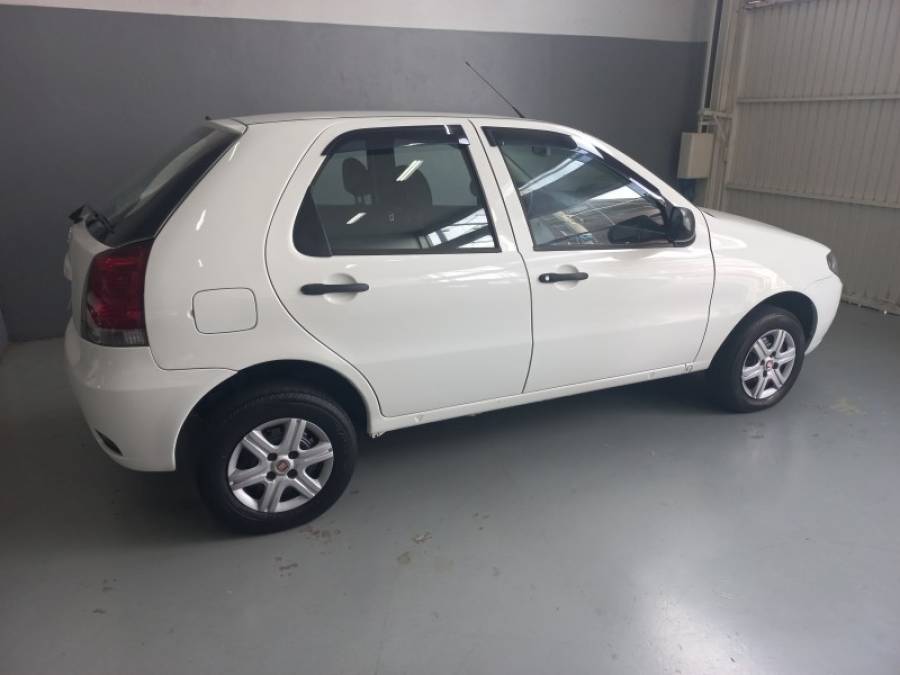 FIAT - PALIO - 2012/2013 - Branca - R$ 33.000,00