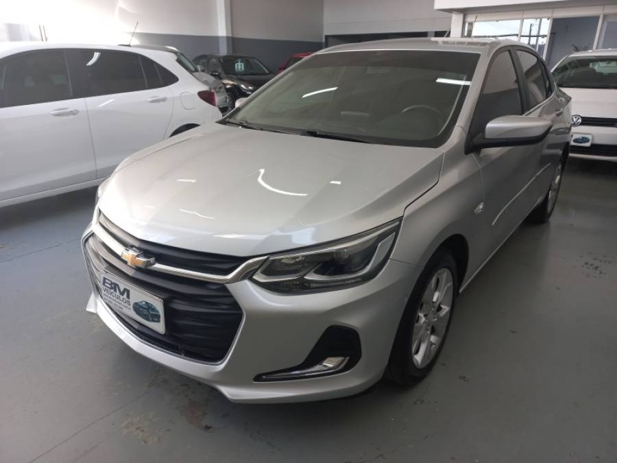 CHEVROLET - ONIX - 2021/2022 - Prata - R$ 82.900,00