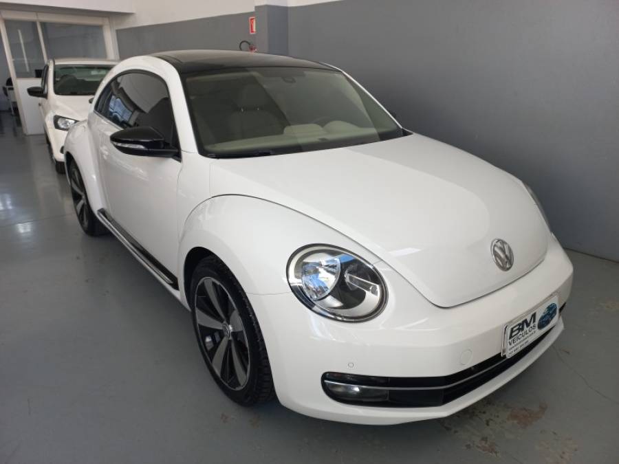 VOLKSWAGEN - FUSCA - 2013/2014 - Branca - R$ 110.000,00