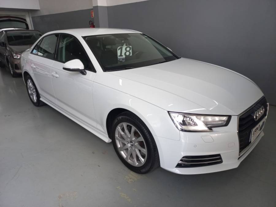 AUDI - A4 - 2018/2018 - Branca - R$ 110.000,00