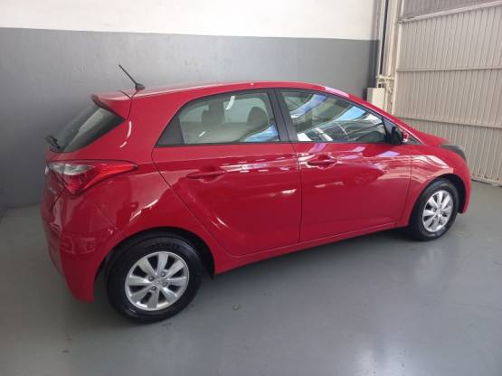 HYUNDAI - HB20 - 2014/2015 - Vermelha - R$ 51.000,00