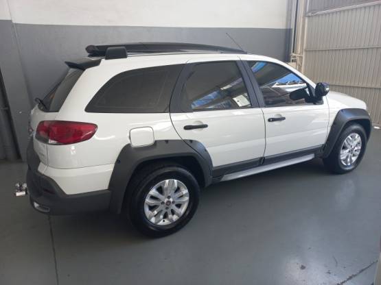 FIAT - PALIO - 2013/2014 - Branca - R$ 45.000,00