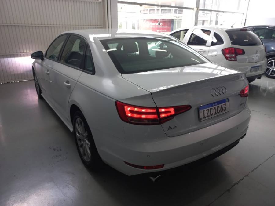 AUDI - A4 - 2018/2018 - Branca - R$ 110.000,00